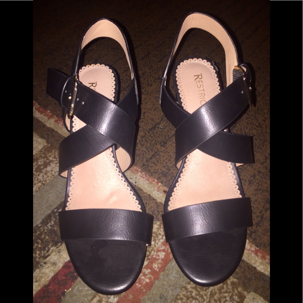 Black Sandals size 7